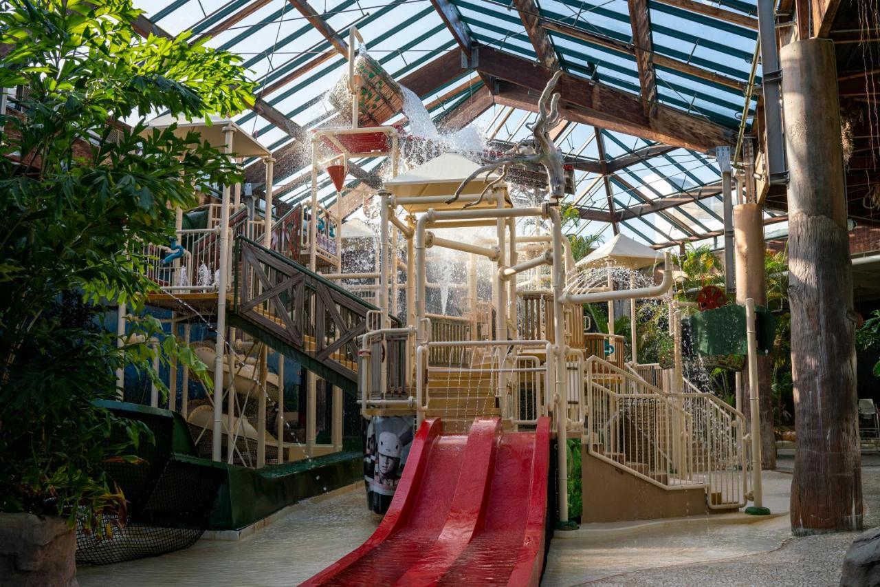 Center Parcs Les Bois Francs Hotel Верней д'Авр е д'Итон Екстериор снимка