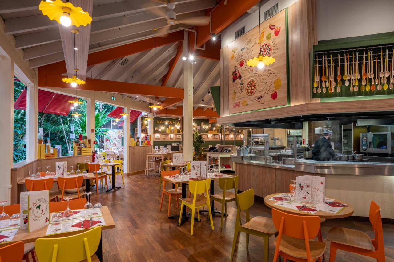 Center Parcs Les Bois Francs Hotel Верней д'Авр е д'Итон Екстериор снимка