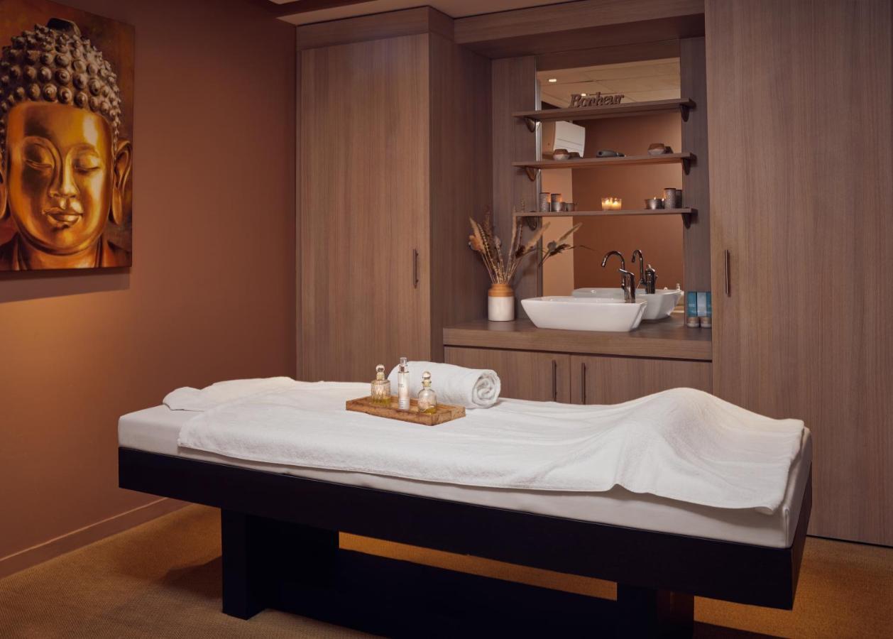 Center Parcs Les Bois Francs Hotel Верней д'Авр е д'Итон Екстериор снимка