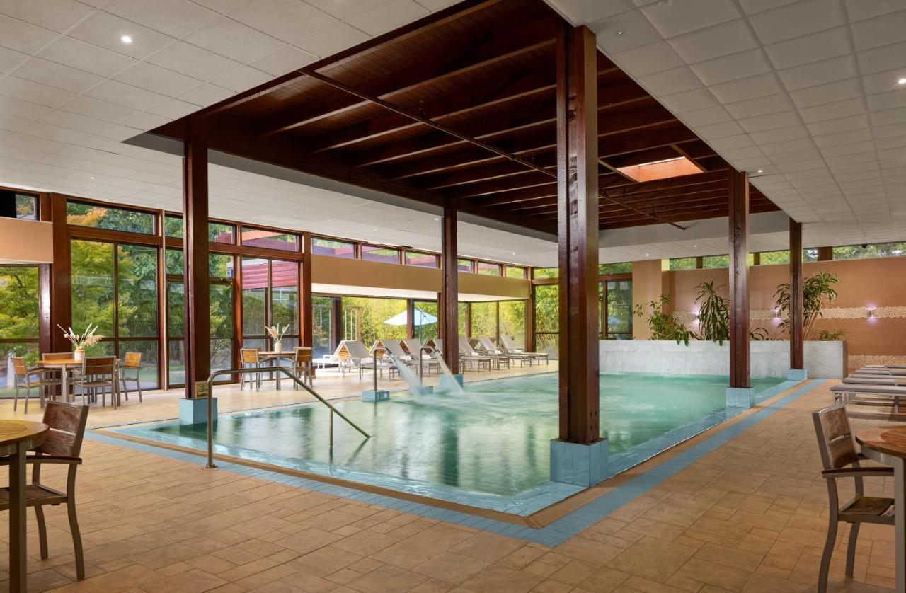 Center Parcs Les Bois Francs Hotel Верней д'Авр е д'Итон Екстериор снимка