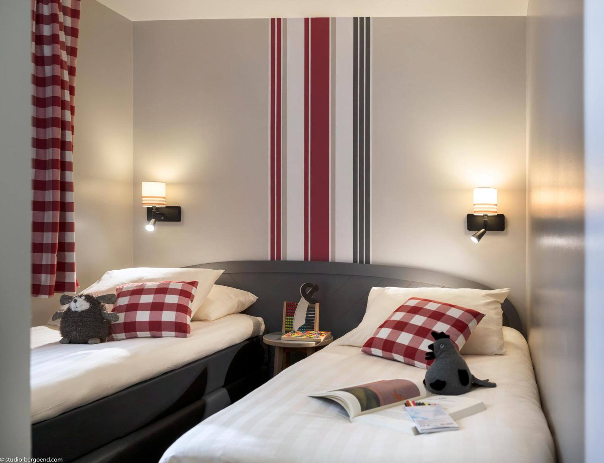 Center Parcs Les Bois Francs Hotel Верней д'Авр е д'Итон Екстериор снимка
