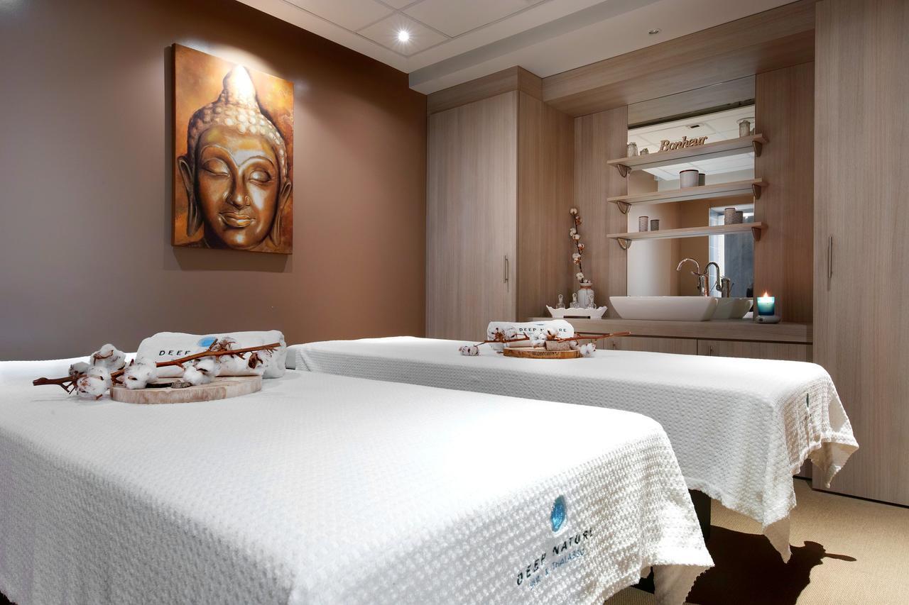 Center Parcs Les Bois Francs Hotel Верней д'Авр е д'Итон Екстериор снимка
