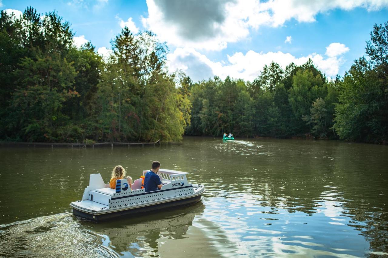 Center Parcs Les Bois Francs Hotel Верней д'Авр е д'Итон Екстериор снимка